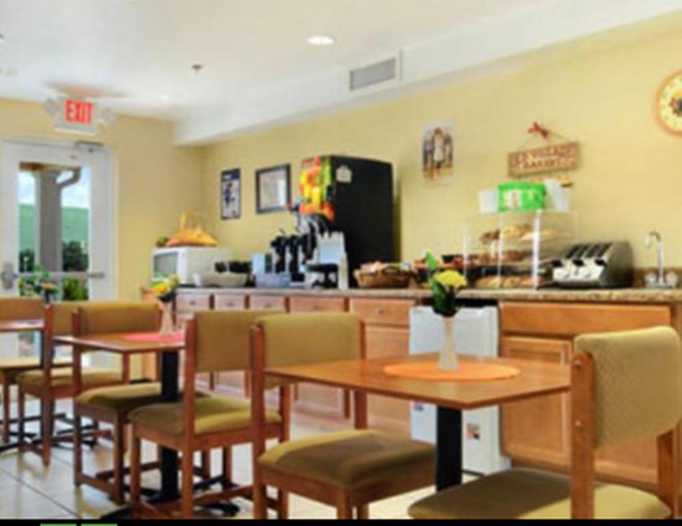 Microtel Inn & Suites Huntsville Restaurant bilde